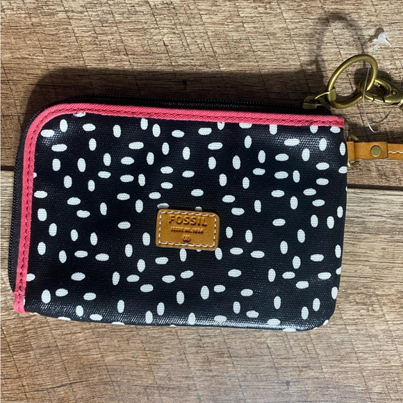 Fossil Handbags - Fossil Keyper Wristlet Black and White New